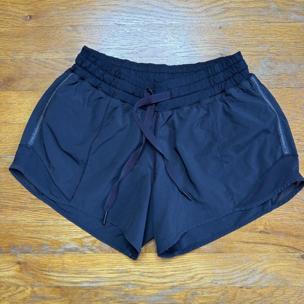 Lululemon Womens Hotty Hot Short 4" Inseam Black Sz 4 Tall High Rise Running